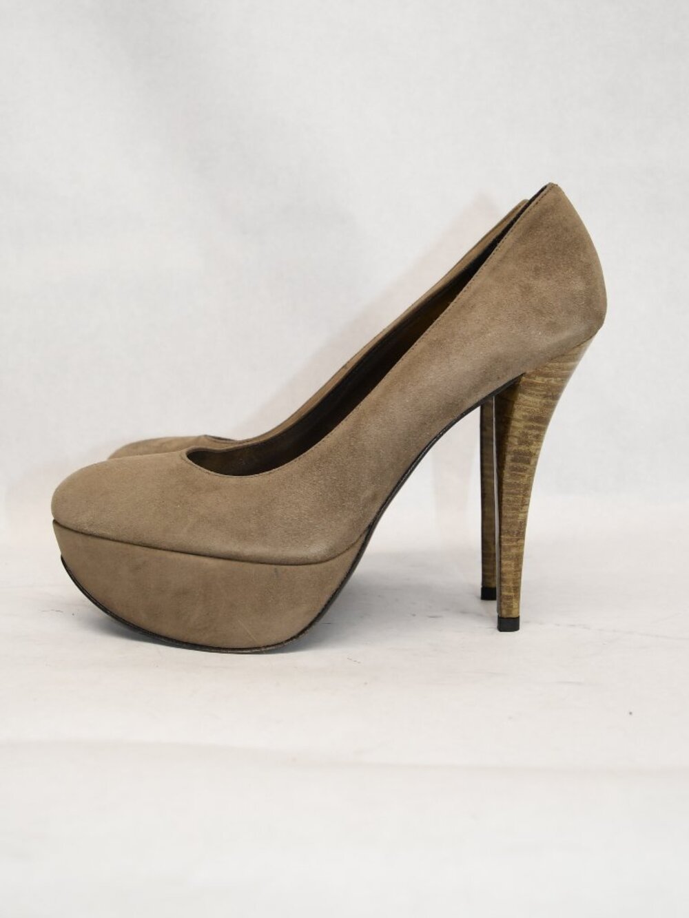 $500  STUART WEITZMAN SKYHIGH HEEL PLATFORM SUEDE TAUPE BROWN 9.5 US (M40) RARE!